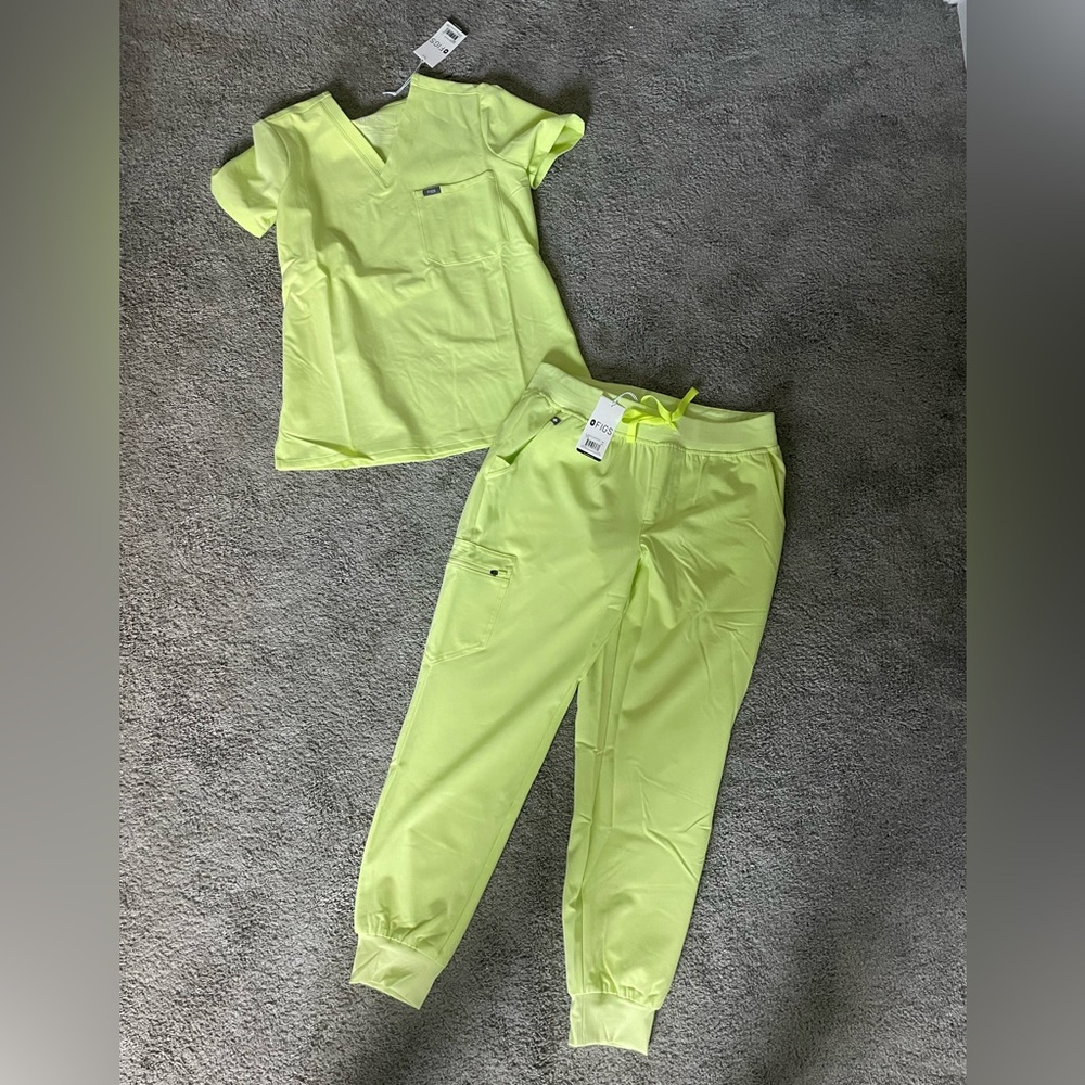 Sea Mist Figs Scrub Set (S Top/MP Bottoms)